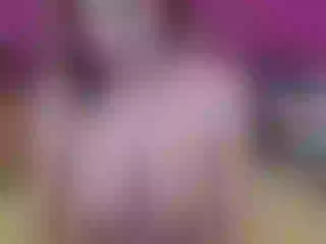 Live sex webcam photo for EllynXXX #241044174