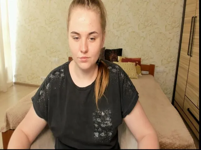 Live sex webcam photo for EllaBrix #253695216