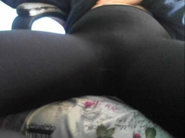 Live sex webcam photo for YourDesire36 #242228896