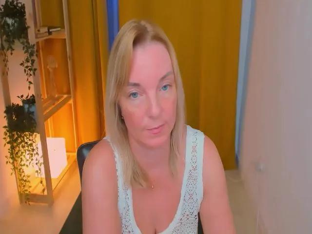 Live sex webcam photo for ReganLovely #260280794