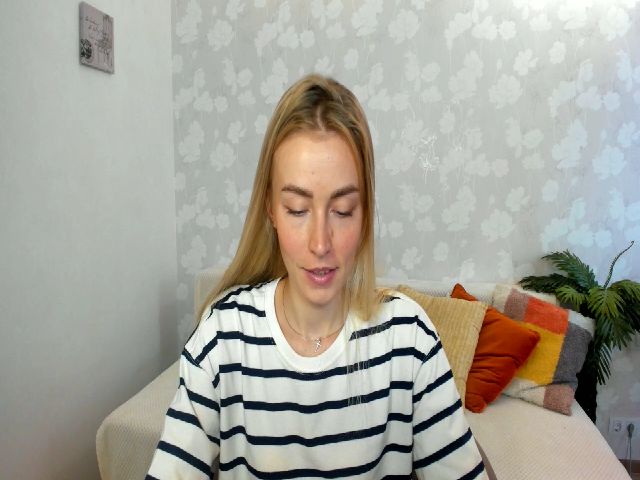 Live sex webcam photo for MissisRexa #255562204