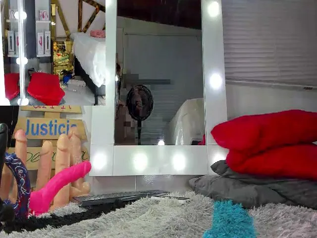 Live sex webcam photo for Msschloe_ #259535961