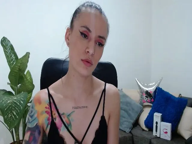 Live sex webcam photo for Avaa22_ #257366770