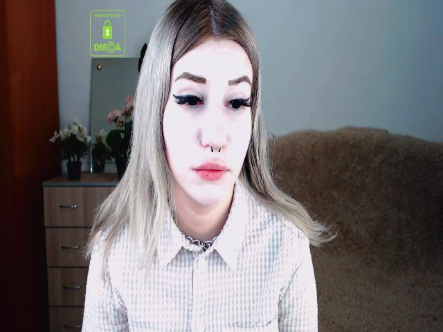 Live sex webcam photo for Alison_Moonli #261622527