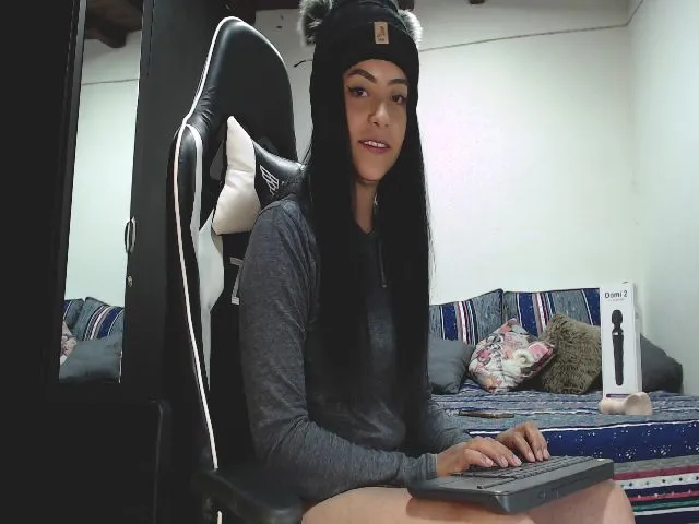 Live sex webcam photo for Vanessax10 #253580540