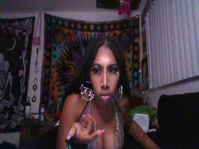 Live sex webcam photo for hennyhoneypot #255018765