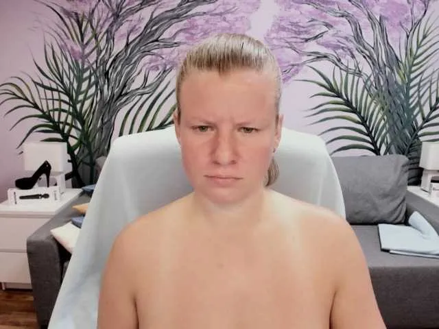 Live sex webcam photo for CoconutLegs #255626557