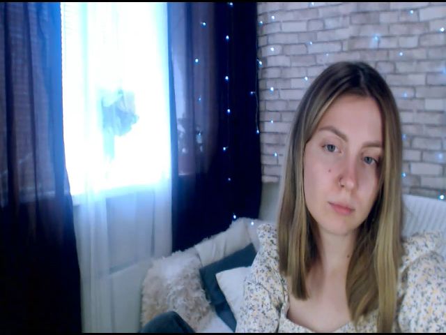 Live sex webcam photo for CumMeaRiver #256184505