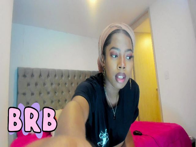 Live sex webcam photo for Afro__Goddess #257693213