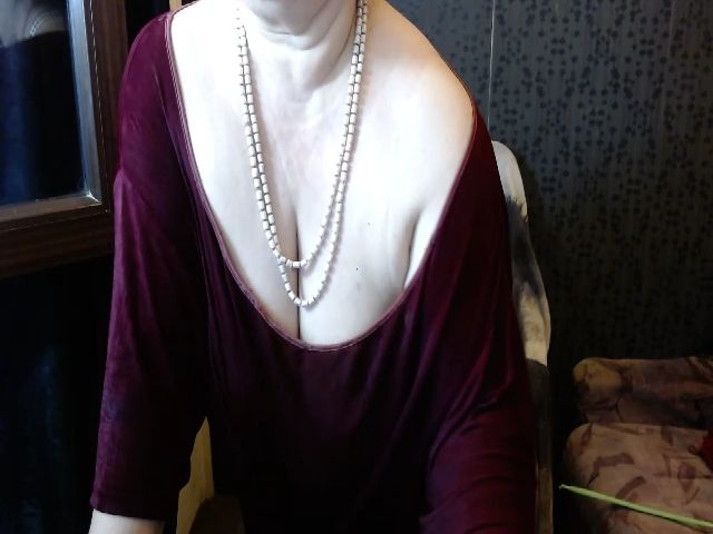 Live sex webcam photo for MissSanjane #255010310