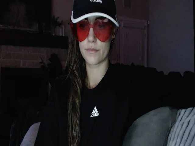 Live sex webcam photo for AudryLikes #261205550