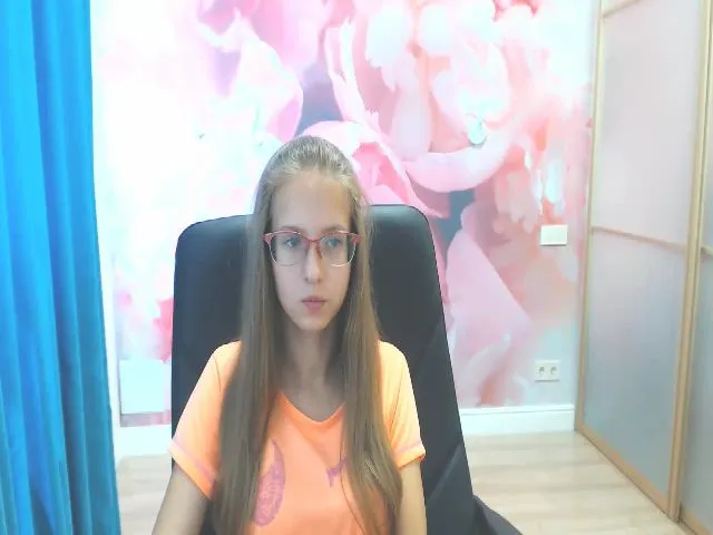 Live sex webcam photo for Alice_Adamsi #254100097