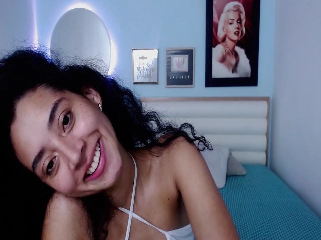 Live sex webcam photo for Jade_lee88 #254098764