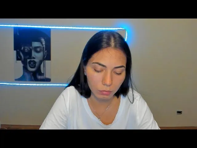 Live sex webcam photo for JasmineGreyz #261846694