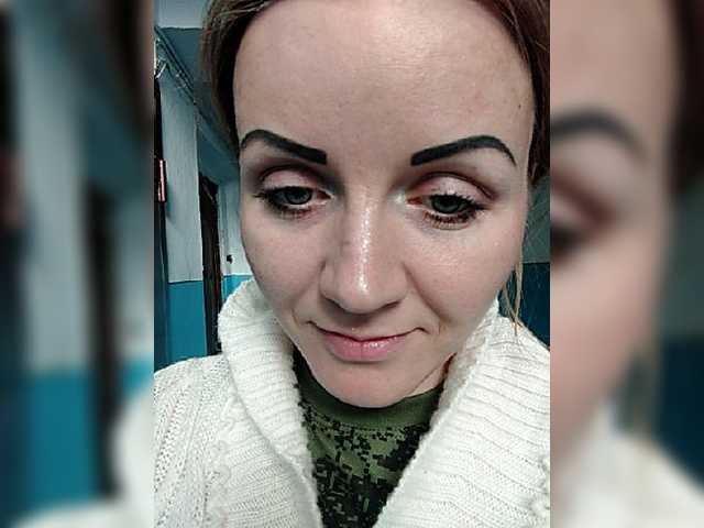 Live sex webcam photo for Alenushka888 #245845616