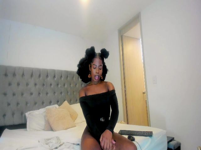 Live sex webcam photo for Afro__Goddess #259393255