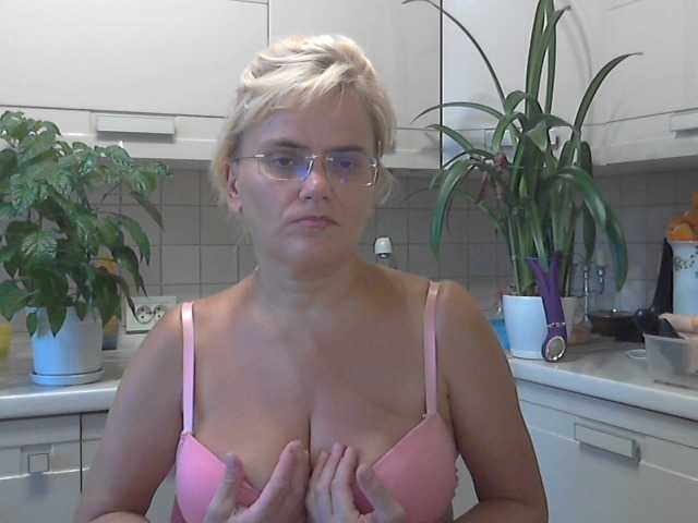 Live sex webcam photo for runa88 #254225166