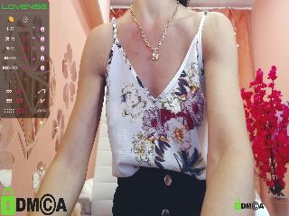 Live sex webcam photo for VickyH0ney #251947277