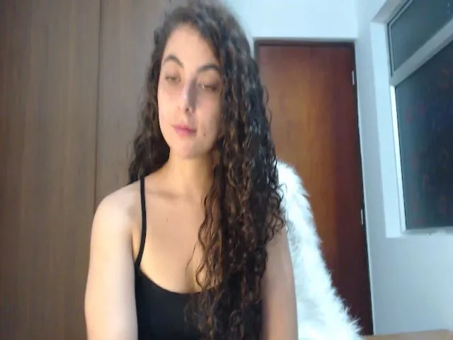 Live sex webcam photo for viiolet #254989846