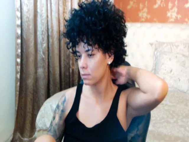 Live sex webcam photo for LaraAnne_ #253863797