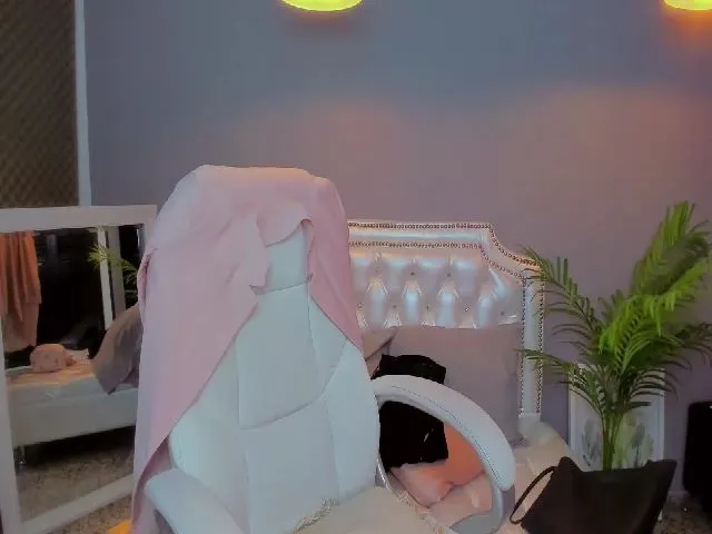 Live sex webcam photo for Emyconner #254031449