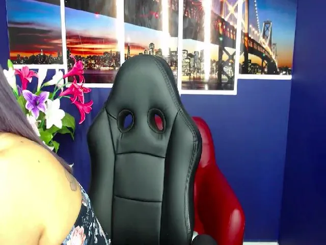 Live sex webcam photo for Infernalsexx #256613769