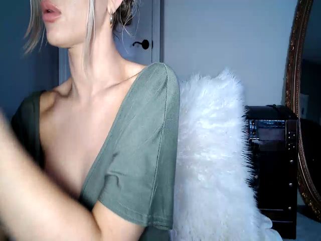 Live sex webcam photo for Brookebaby_ #261922253