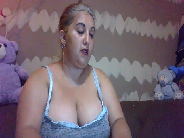 Live sex webcam photo for BigBreastsMia #254654494