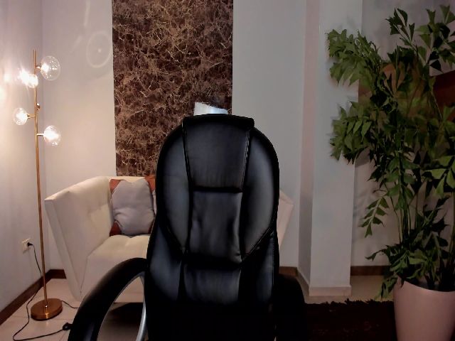 Live sex webcam photo for GiannaWatson1 #258770880