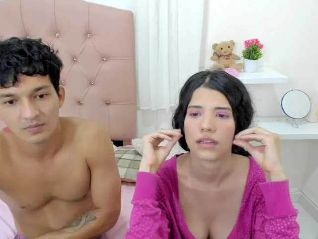 Live sex webcam photo for 2latincouple #263389953