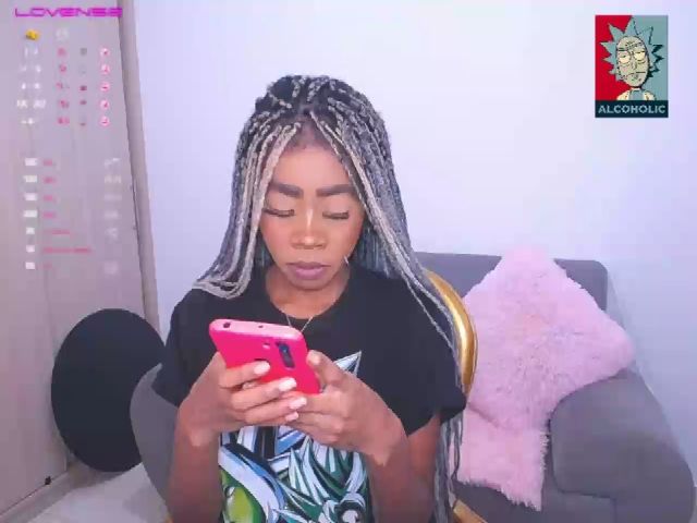 Live sex webcam photo for Aria_brown_ #253544517