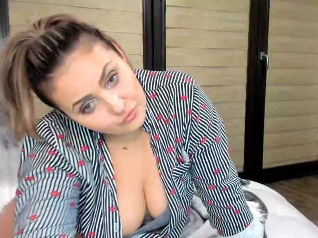 Live sex webcam photo for PriYaAddison #240971992