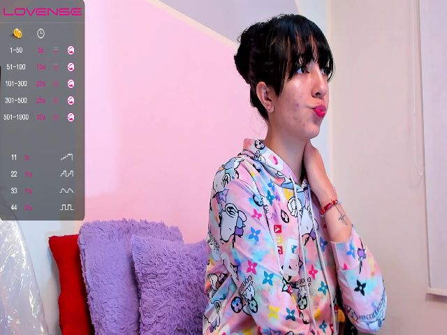 Live sex webcam photo for Violetatoo #253637689