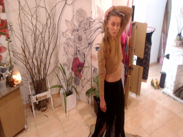 Live sex webcam photo for LiliaCrania #254619841