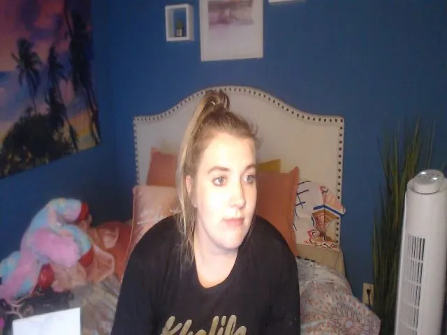 Live sex webcam photo for SnowWhiteXxxx #256457248