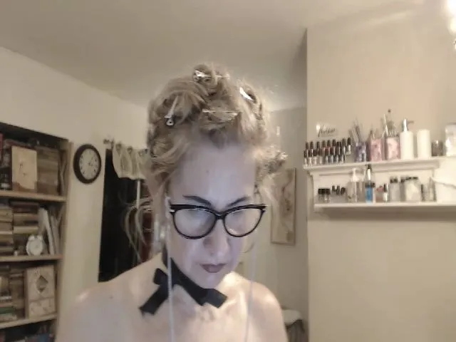 Live sex webcam photo for CHARISS #257221788