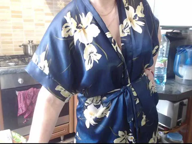 Live sex webcam photo for TinaaHott #241051717