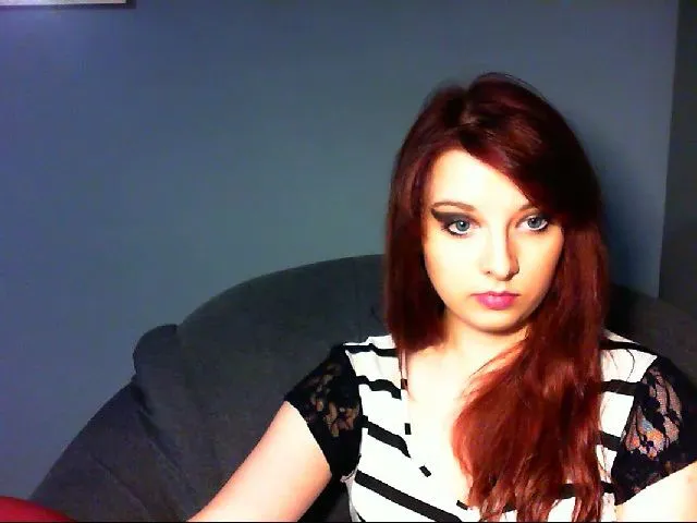 Live sex webcam photo for VirginLuna18 #255976329