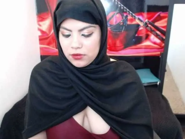 Live sex webcam photo for vicky-hot #241177223