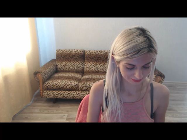 Live sex webcam photo for SexyBeatriice #254774775