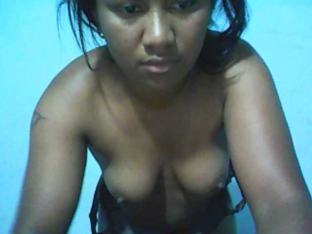 Live sex webcam photo for mybigass15 #240987348