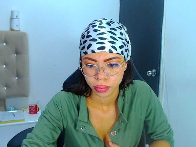 Live sex webcam photo for meavexox #250160841