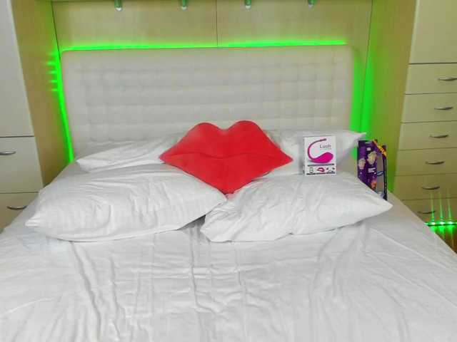 Live sex webcam photo for Adele-sugar #241403736