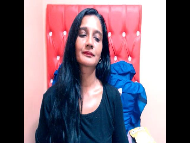 Live sex webcam photo for INDIANCANDY69 #265178588