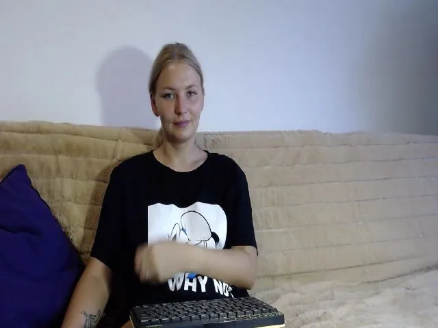 Live sex webcam photo for UrBlack_Kitty #253635336