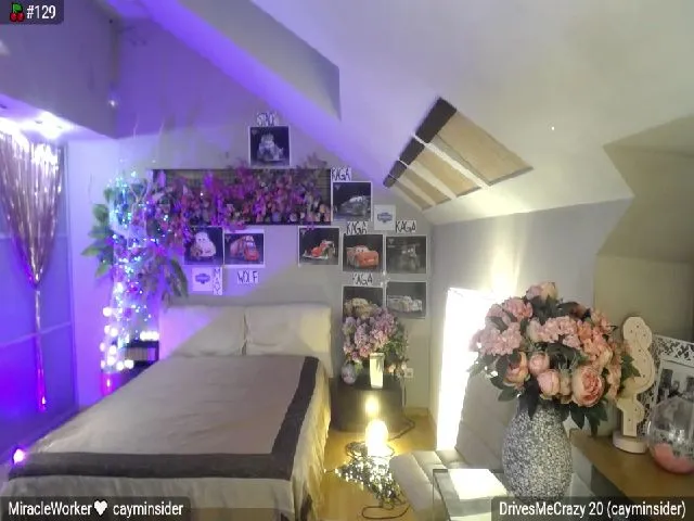 Live sex webcam photo for StaceyAdams #254301796