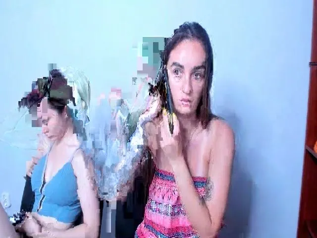 Live sex webcam photo for YourMissMasha #255272441