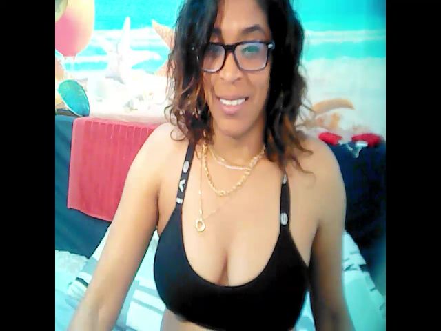 Live sex webcam photo for Indiantigeres #263297755