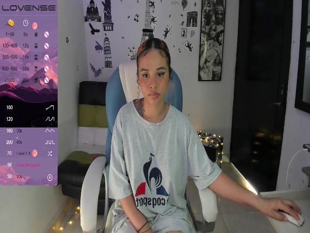 Live sex webcam photo for Valentina_5_ #254896550