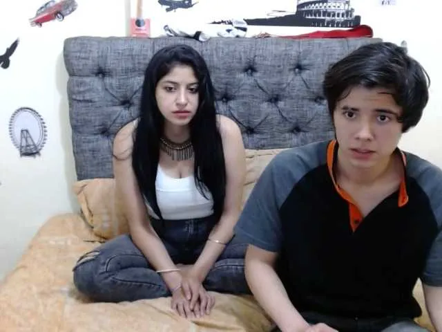 Live sex webcam photo for Emyandjackie #241393919